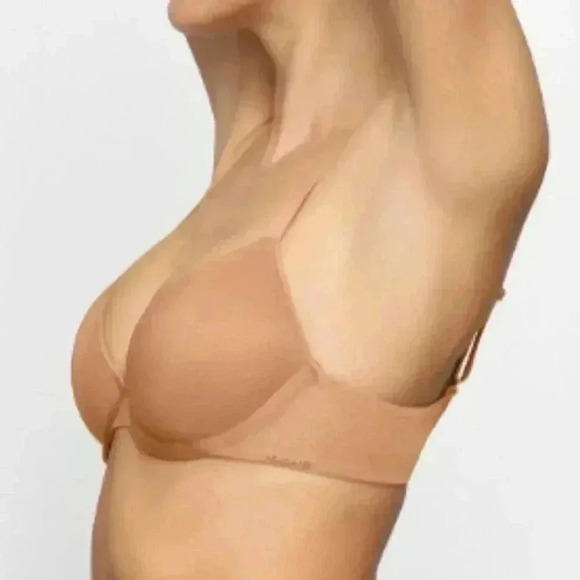 Skims Weightless Demi Bra - Picture 4 of 8
